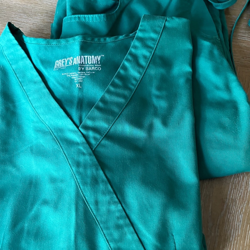 Grey’s Anatomy Scrub Top & Pant Set XL